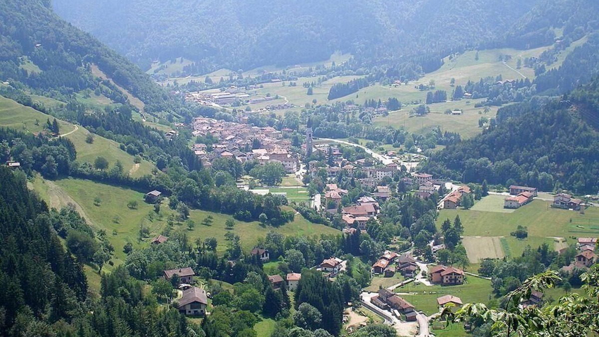 Tiarno di Sotto Apartment | Holiday apartment Pur for 1 - 8 persons with 3 bedrooms - Holiday apartment