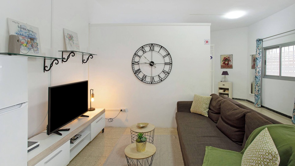 Ingenio Apartment | Holiday Apartment "Sarah's Kite 1 Playa Del Burrero" with Sea View, Terrace & Wi-Fi