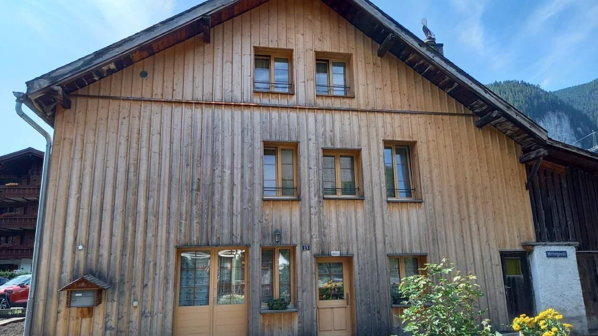 Saanen Ski Chalet | Holiday apartment Saanen for 1 - 8 persons with 4 bedrooms - Hut