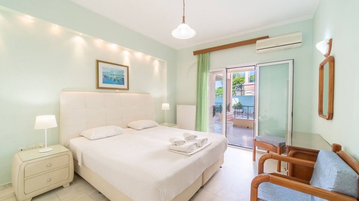 Dassia Apartment | Holiday Apartment Saint Nicholas Beach with Sea View, Shared Pool & Wi-Fi