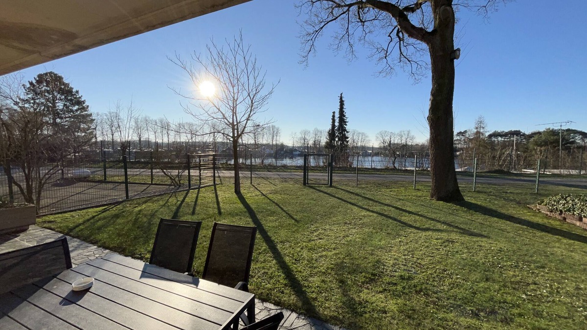 Versmold Apartment | Holiday Apartment 'Seerose' with Lake View, Private Terrace and Wi-Fi