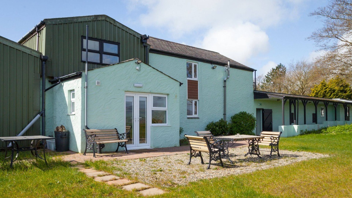 Mount Murray Apartment | Holiday apartment sleeping 2 on a farm close to Douglas