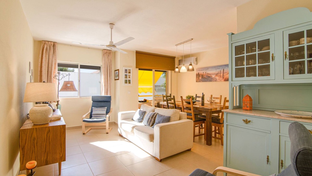 Se Apartment | Holiday Apartment “Tiagos” with Balcony, Air Conditioning & Wi-Fi
