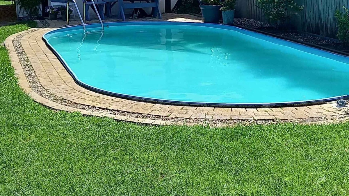 Fuhlendorf Apartment | Holiday apartment with terrace and pool