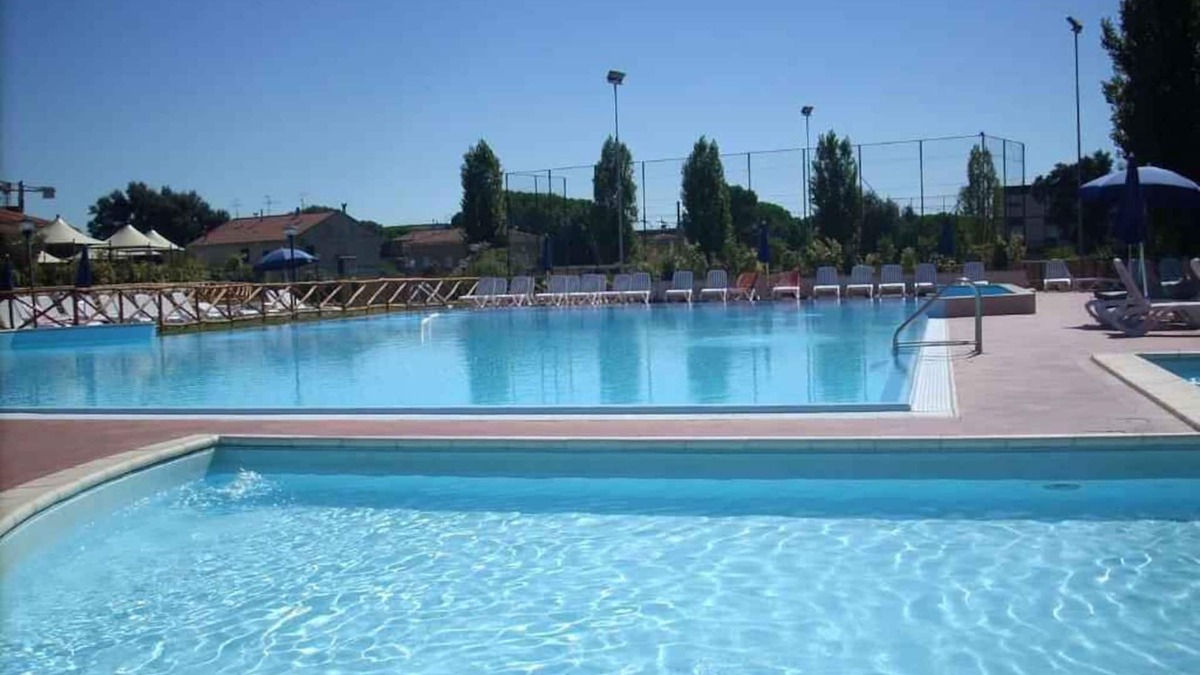 Follonica Apartment | Holiday apartment with air conditioning and outdoor pool