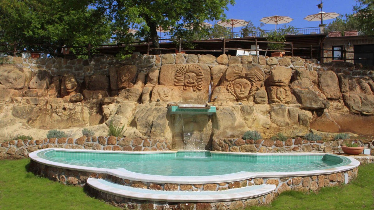 Sorano Apartment | Holiday apartment with air conditioning and outdoor pool