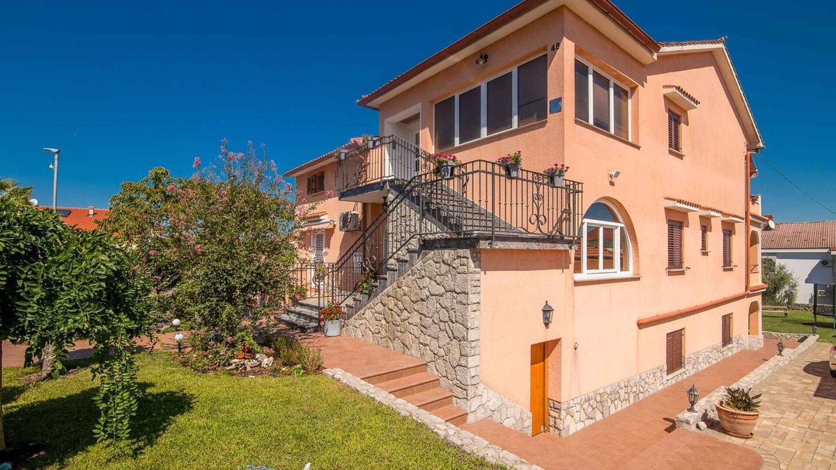 Porat Apartment | Holiday apartment with balcony