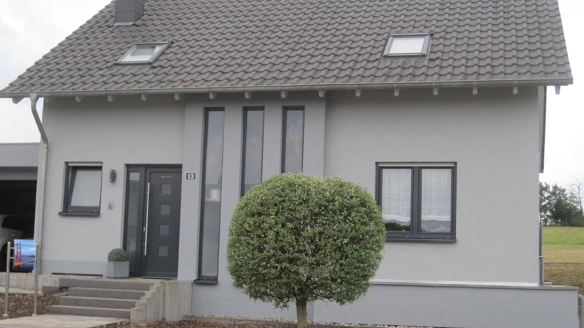 Hirzweiler Apartment | Holiday apartment with a terrace and a parking space, by the edge of the forest