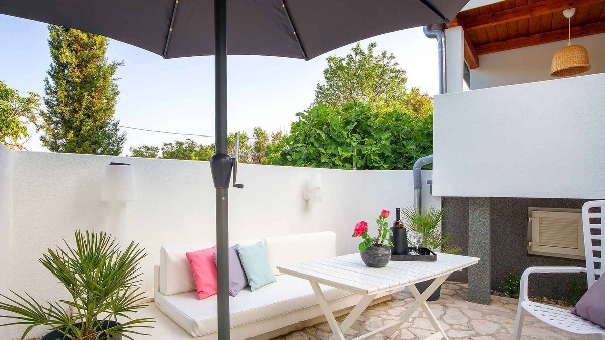 Polje Apartment | Holiday apartment with terrace and air conditioning