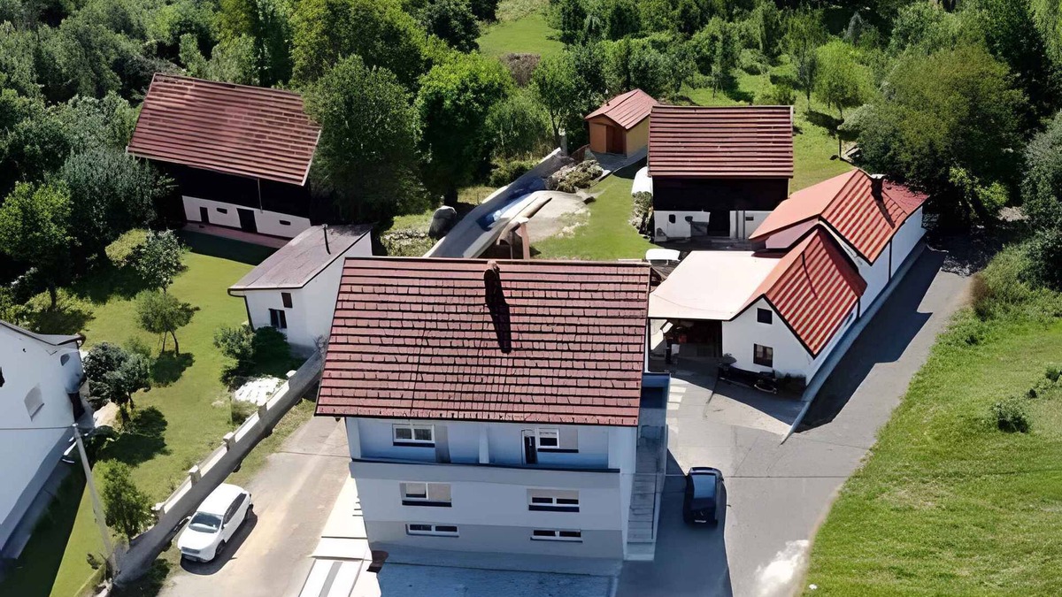 Gomirje Apartment | Holiday apartment with garden and barbecue