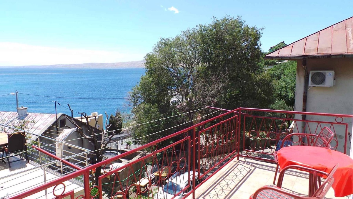 Karlobag Apartment | Holiday apartment with sea view 50 metres from the beach