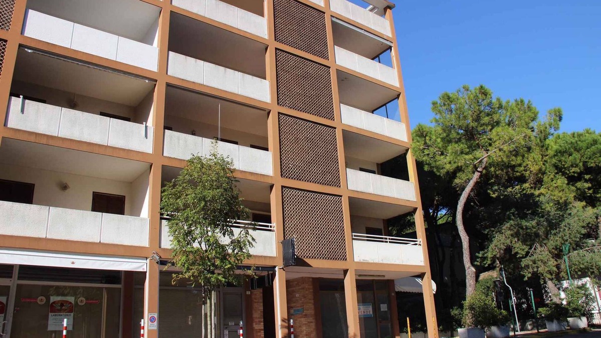 Lignano Sabbiadoro Apartment | Holiday apartment with balcony and air conditioning