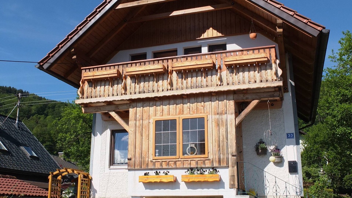 Altmuenster House | Holiday house with a view of Traunstein and Traunsee