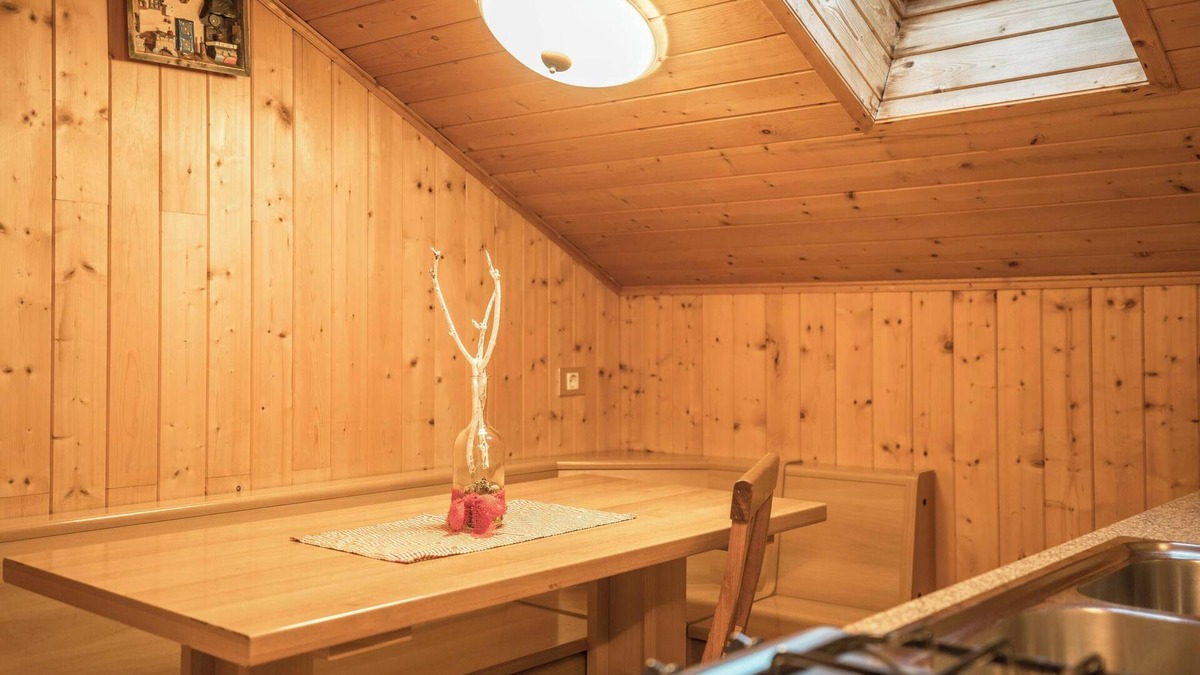 Giogo Piccolo Apartment | Holiday at Farmyard Rosshof - Attic Apartment Mansardato with Wi-Fi and Balcony