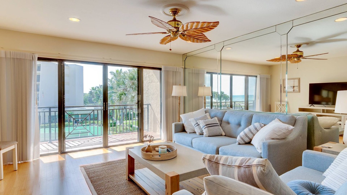 Central Beach Condo | Holiday at the Beach in Quiet Upscale Vero Beach