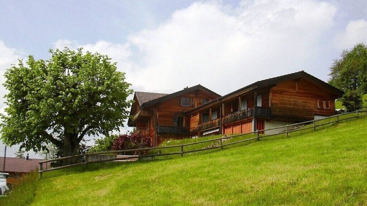 Goldiwil House | Holiday Apartment Chalet Mooshang