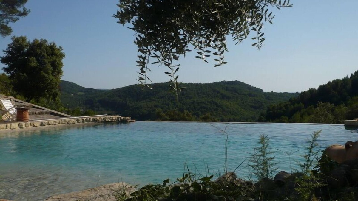 Fontaine-de-Vaucluse Cottage | Holiday cottage in a converted stone barn with pool