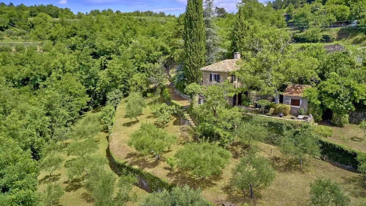 Groznjan House | Holiday cottage Funtana * unique views, private garden with BBQ