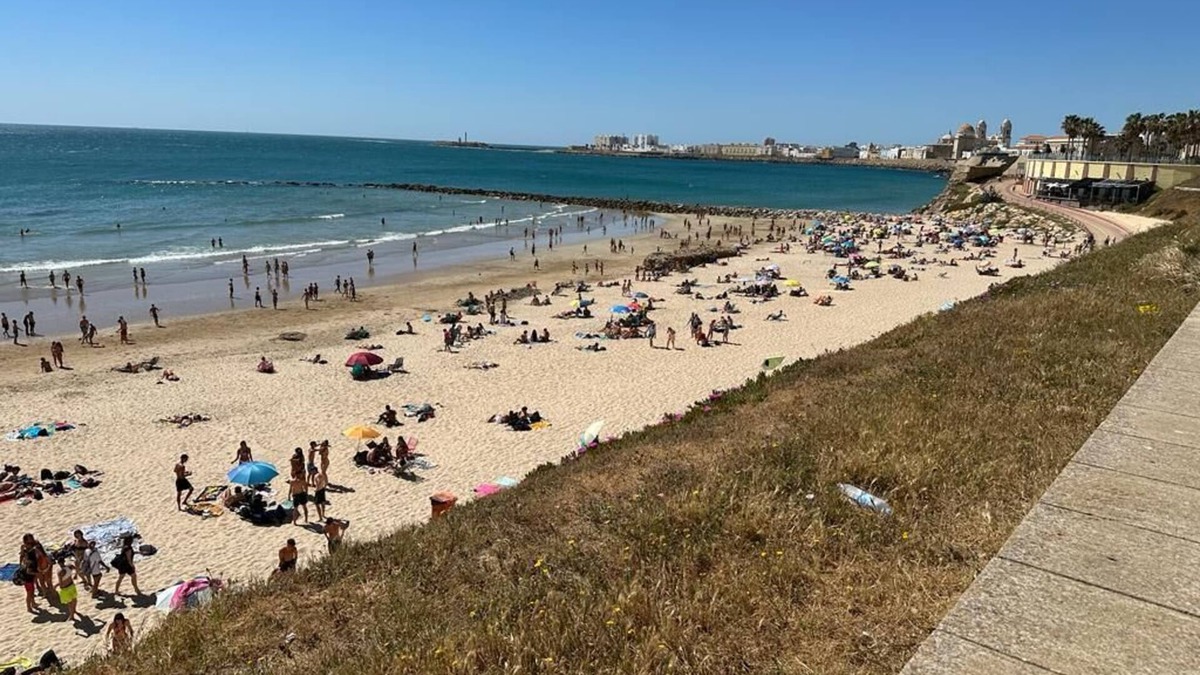 Barriada del Rio San Pedro House | Holiday Home Casa La Gaviota with Trrace & A/C