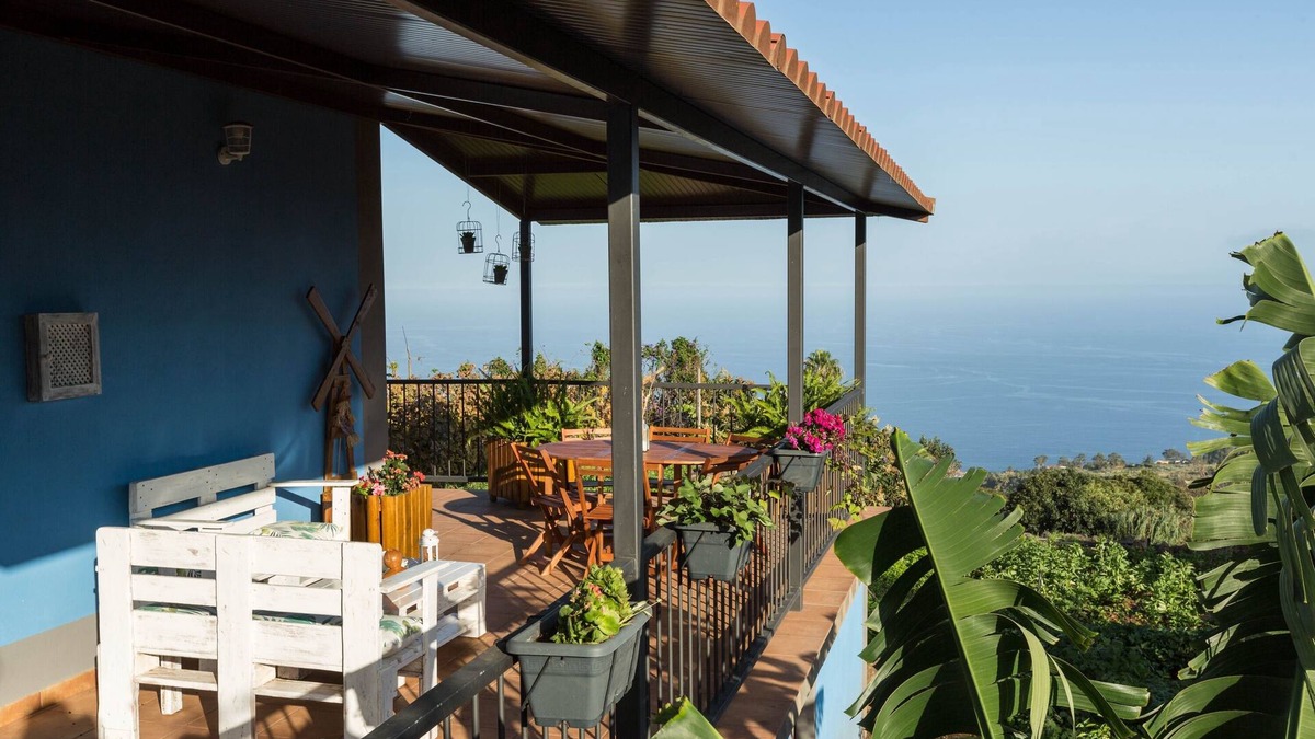 Santa Cruz de la Palma House | Holiday Home “Casa el Obispo” with Mountain View, Ocean View and Terrace