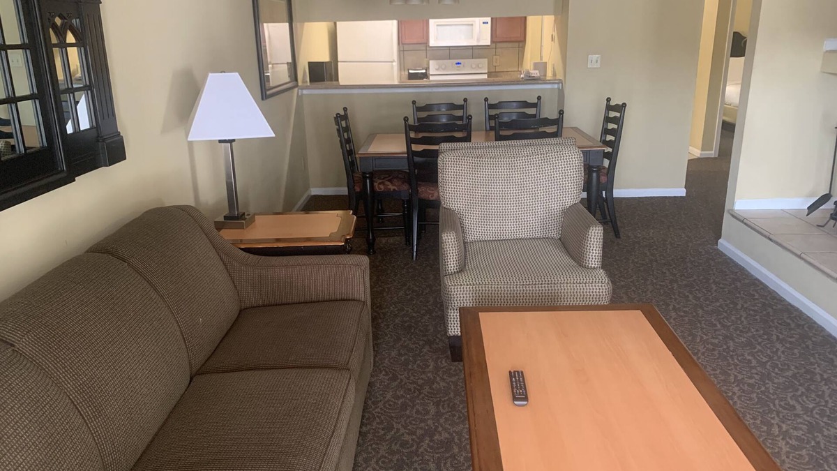 Berkeley House | Holiday Family Getaway. Townhouse 4BDR for 12. Big unit, BIG value.