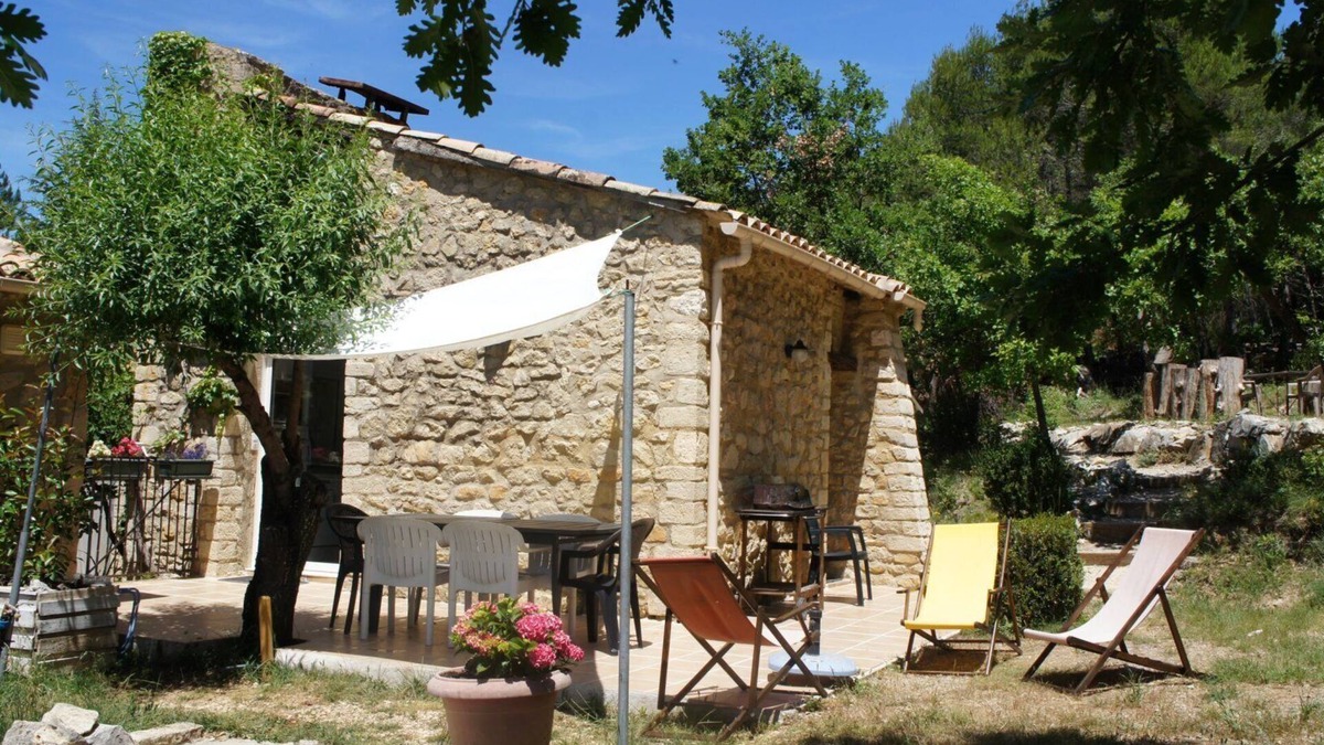 Les Latards House | Holiday Home 'Gite Familial' with Mountain View and Wi-Fi