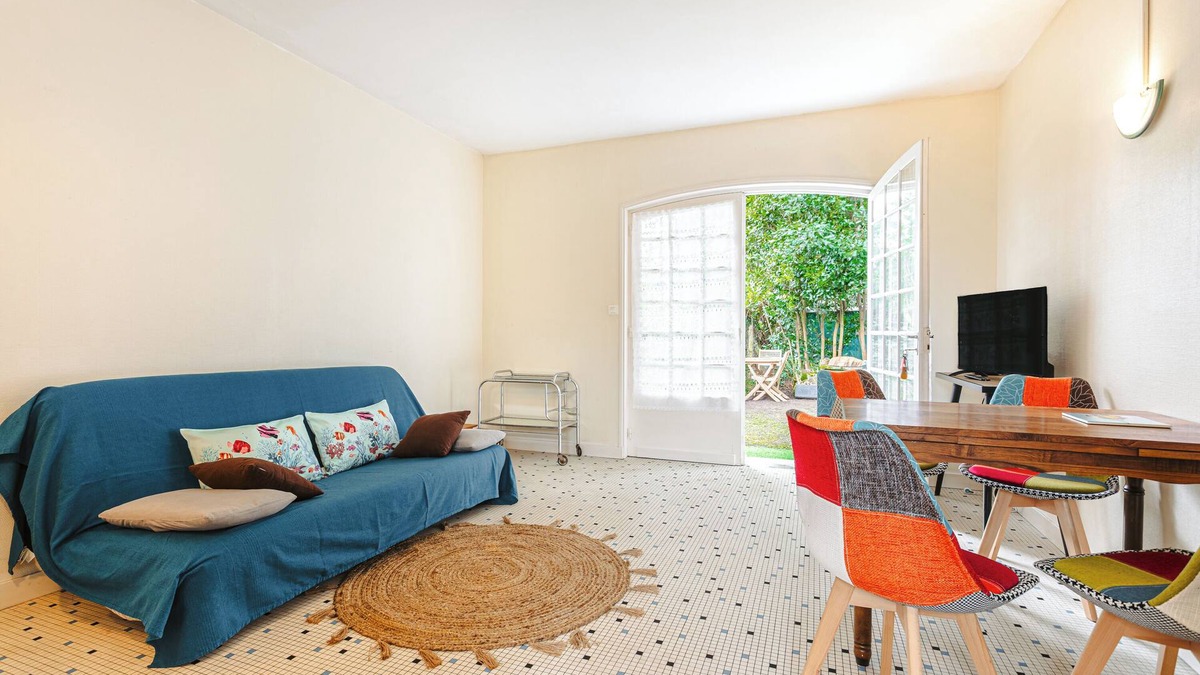 Saint-Trojan-les-Bains House | Holiday Home 'Longère Proche Plage Et Forêt 1' with Shared Terrace, Shared Garden and Wi-Fi
