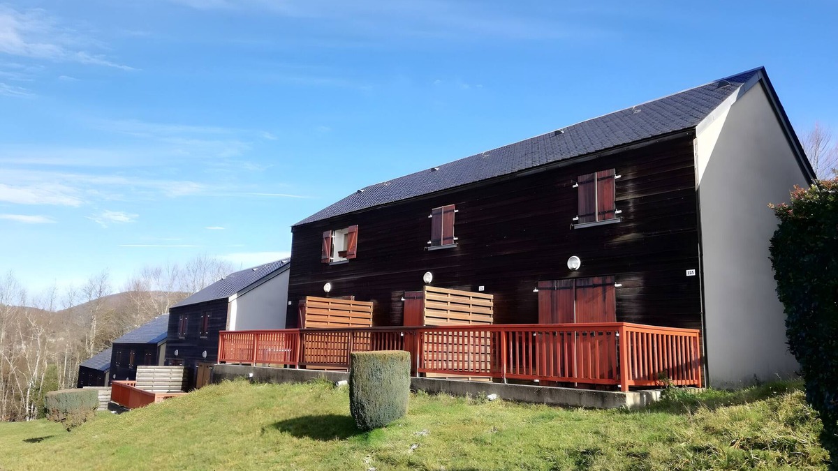 La Salvetat-sur-Agout House | Holiday Home 'Duplex Near Lake La Raviège' with Private Terrace and Private Garden