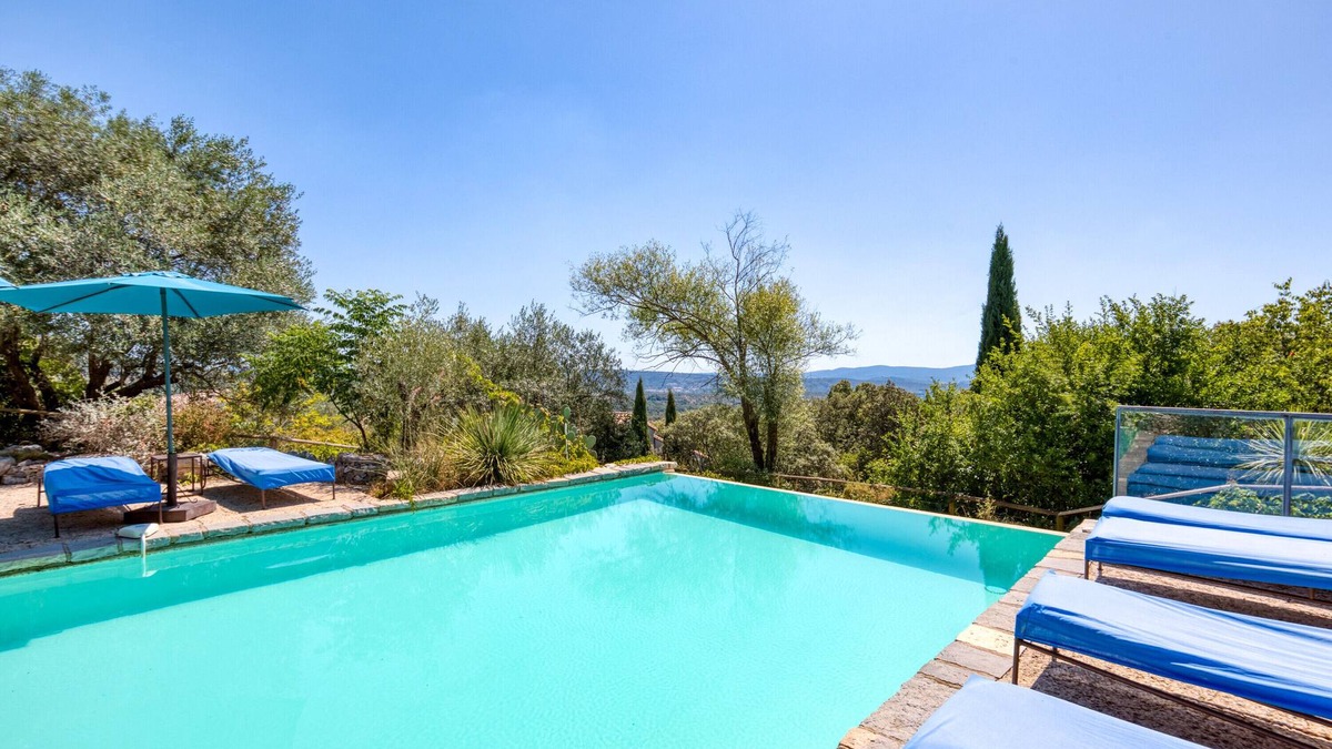 Notre-Dame-de-Londres House | Holiday Home 'La Tour' with Shared Pool, Private Terrace and Wi-Fi