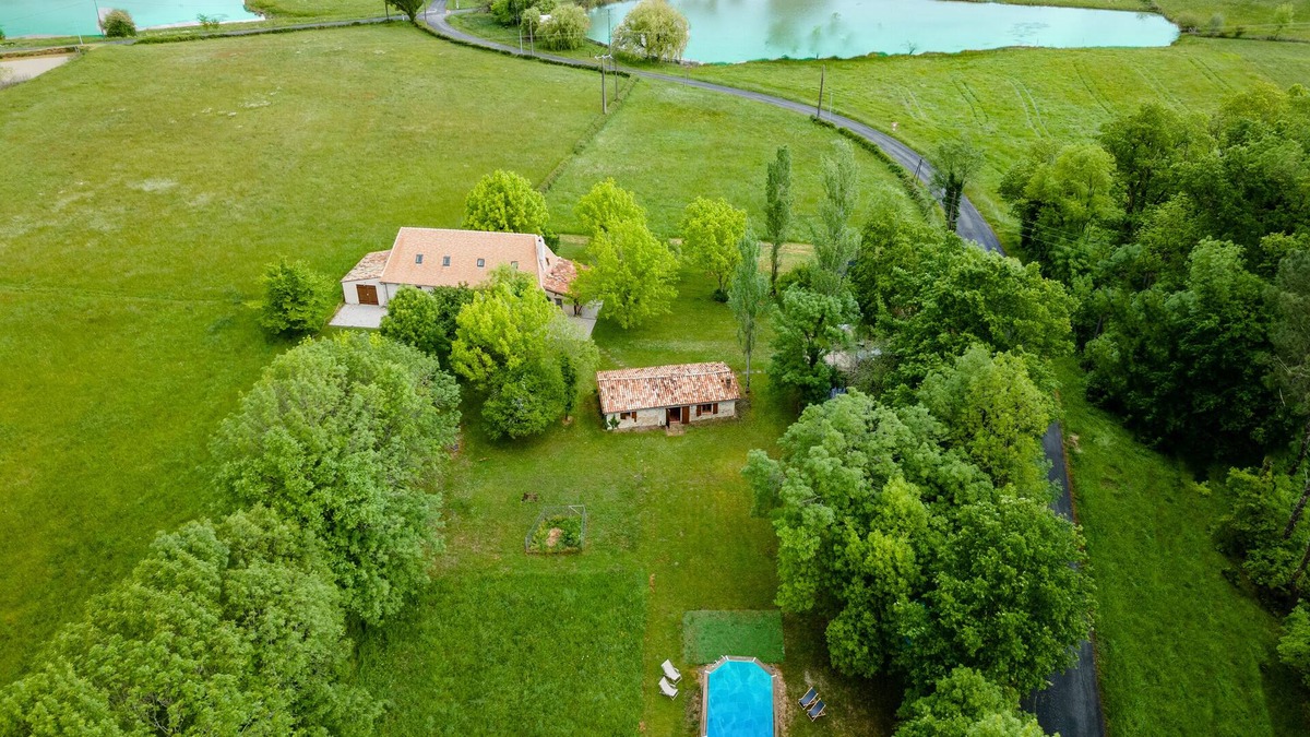 Saint-Andre-de-Double House | Holiday Home 'Nature Et Authenticité' with Private Pool, Private Terrace and Private Garden