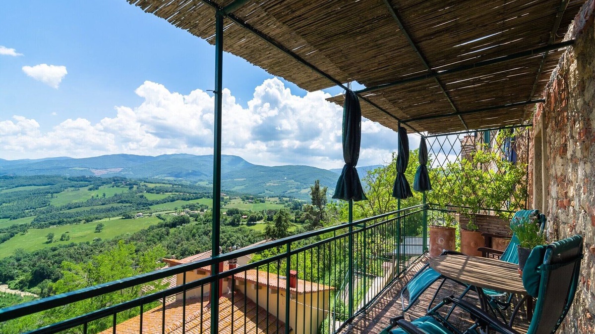 Montecastelli House | Holiday Home in Montecastelli with River Views