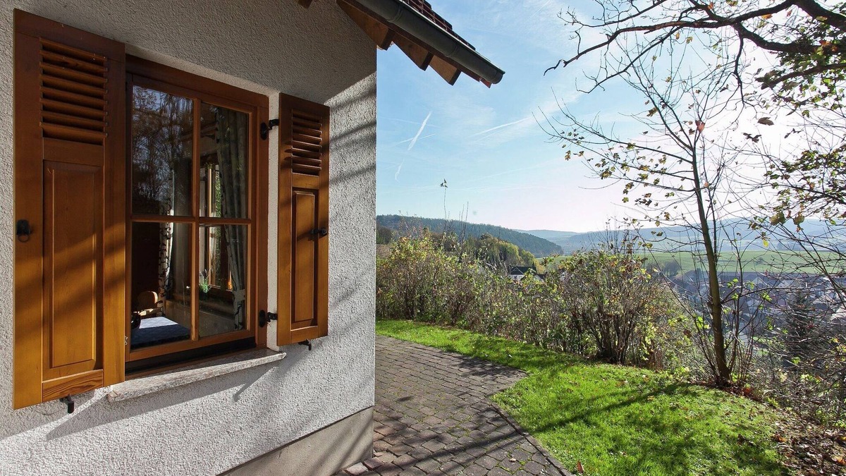 Muhlbach House | Holiday home in the Knüllgebirge with balcony