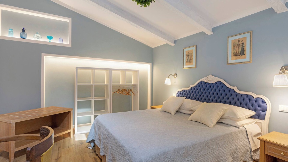 Barberino di Mugello House | Holiday Home 'Iris' with Shared Garden, Wi-Fi and Air Conditioning