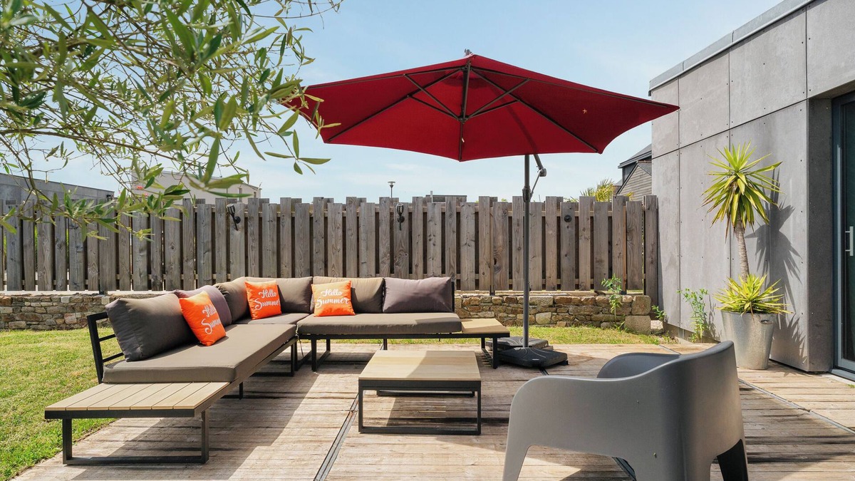 Langrolay-sur-Rance House | Holiday Home 'L'Escapade Du Bord De Rance' with Terrace, Garden and Wi-Fi