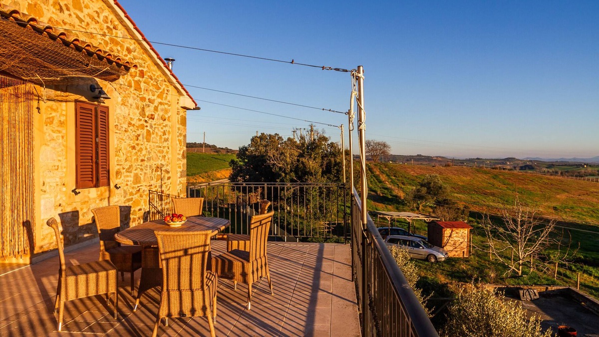 Magliano in Toscana House | Holiday Home "Assiolo" with Hill View & Private Garden
