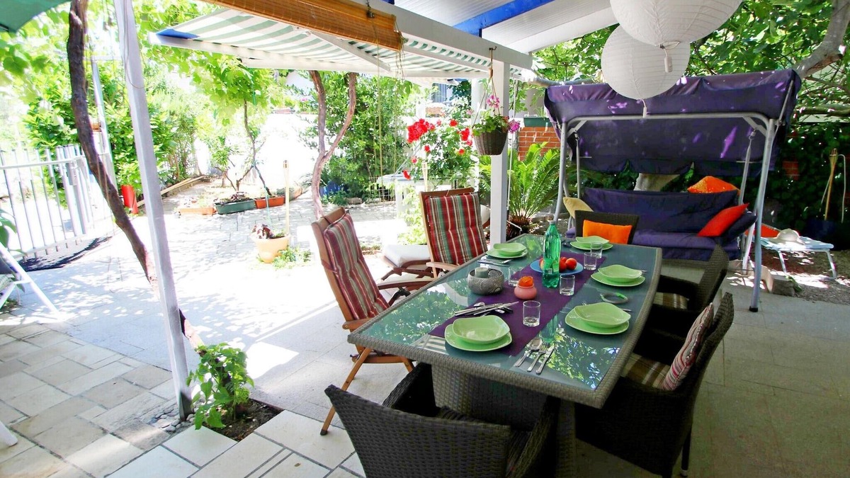 Sucuraj House | Holiday home Željko, (13634), Sucuraj, hr