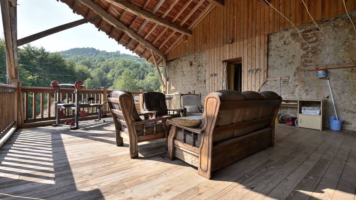 Castelnau-Durban House | Holiday Home 'Au Milieu Des Chevaux Mérens' with Private Terrace and Balcony