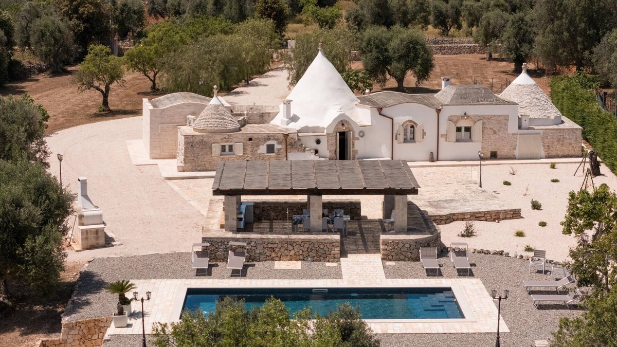 Ceglie Messapica House | Holiday Home 'Aletheia' with Private Pool, Wi-Fi and Air Conditioning