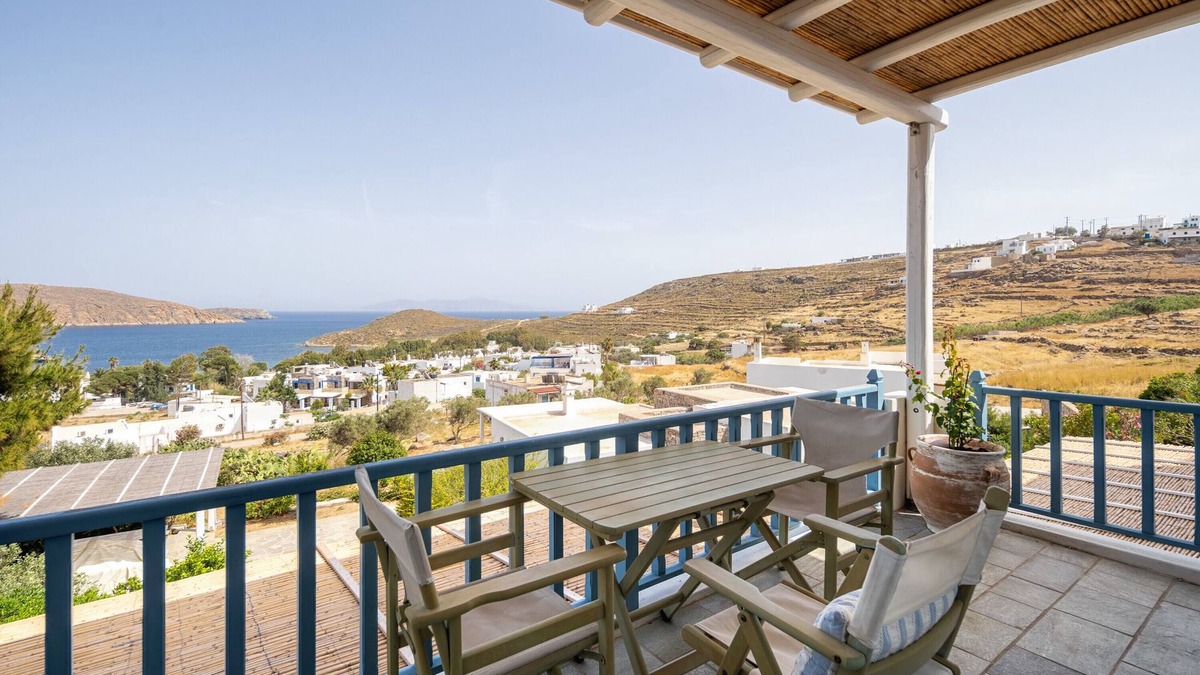 Livadi House | Holiday Home 'Almira 2' with Sea View, Wi-Fi and Air Conditioning