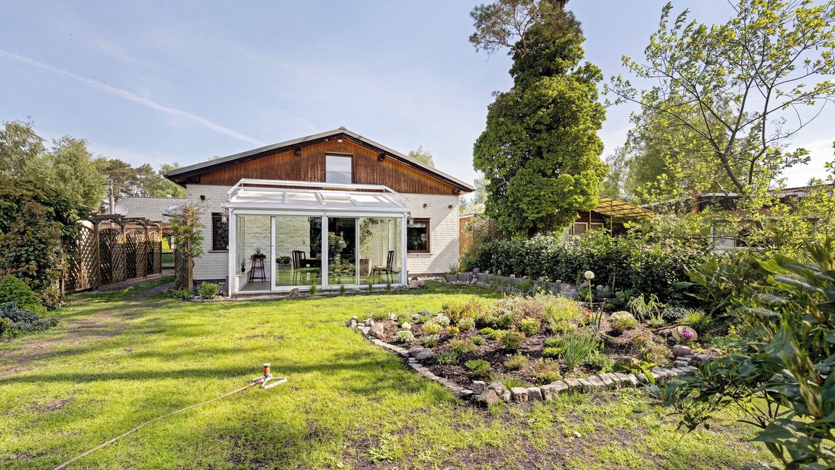 Mullrose House | Holiday Home 'Am See' with Private Terrace, Private Garden and Wi-Fi