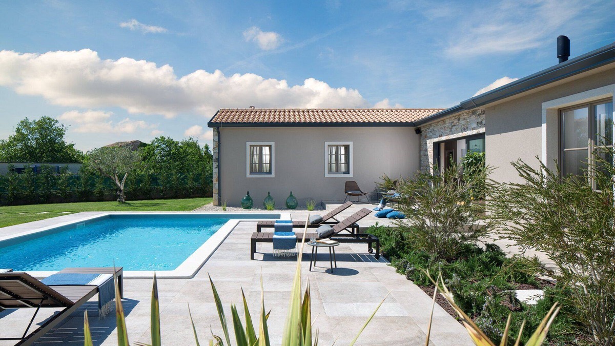 Bale Villa | Holiday Home Amadea with Pool