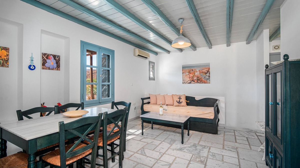 Serifos House | Holiday Home 'Ammos 1' with Private Terrace, Balcony and Air Conditioning
