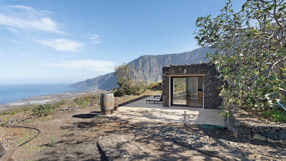 Tigaday House | Holiday Home 'Apartamento El Moral' with Sea View, Private Terrace and Wi-Fi