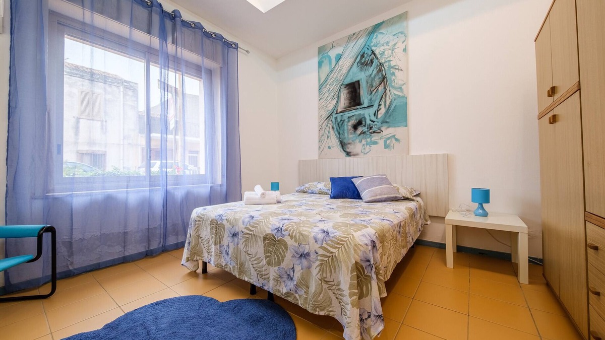 Pace del Mela Apartment | Holiday Home 'Appartamento Marika' with Private Terrace, Wi-Fi and Air Conditioning