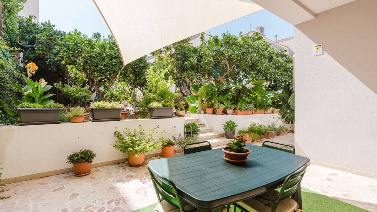 Paparella House | Holiday Home 'Ardesia Vacanze - Valderice' with Private Garden, Wi-Fi and Air Conditioning
