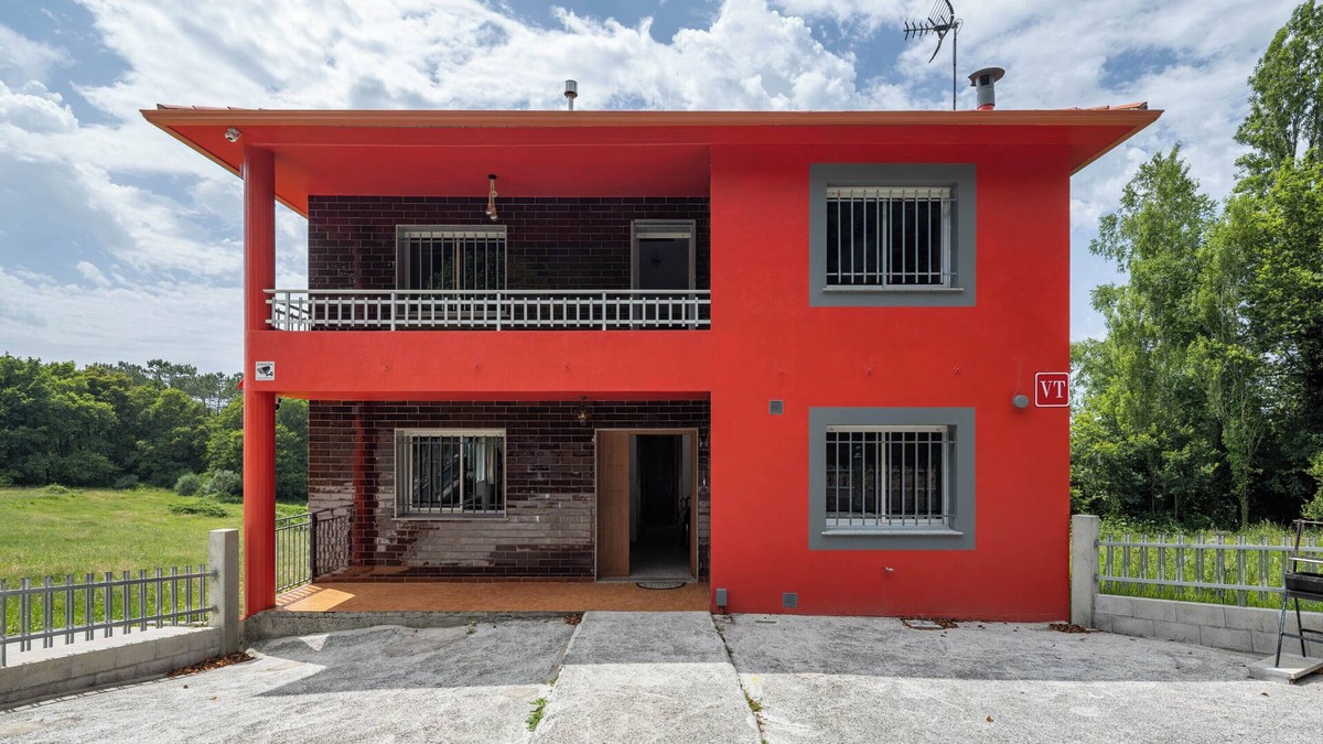 Forcarei House | Holiday Home 'As Neveiras' with Mountain Views, Private Garden and Wi-Fi