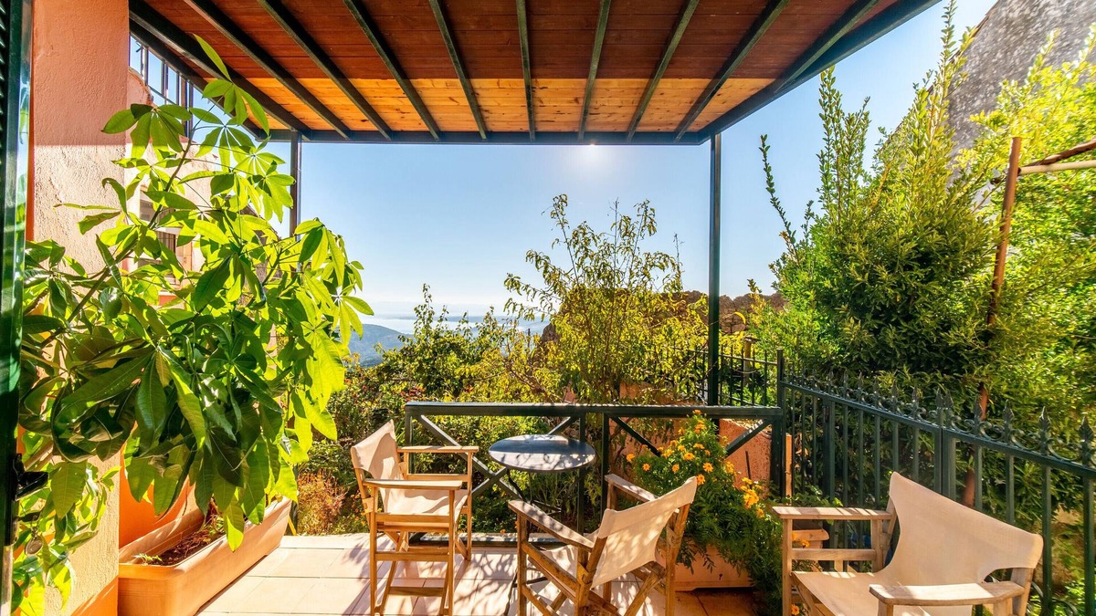 Chlomos House | Holiday Home "Balis Panorama" with Sea View, Balcony, Garden & Wi-Fi