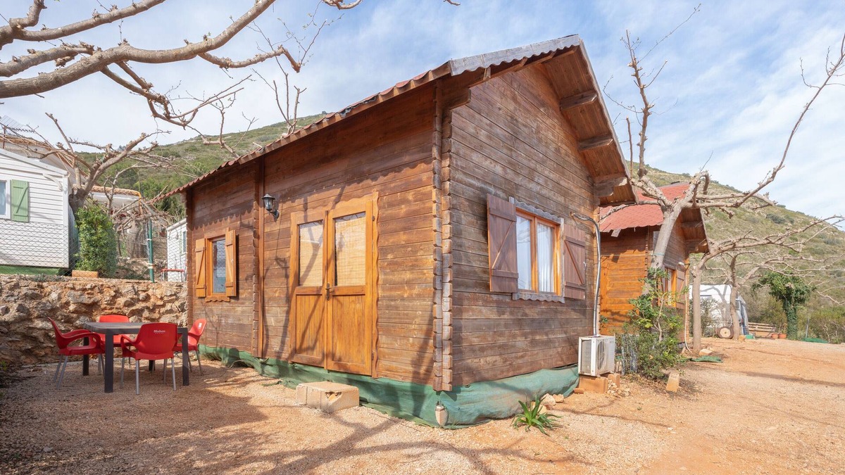 Barx House | Holiday Home 'Barraca' with Mountain View, Wi-Fi and Air Conditioning