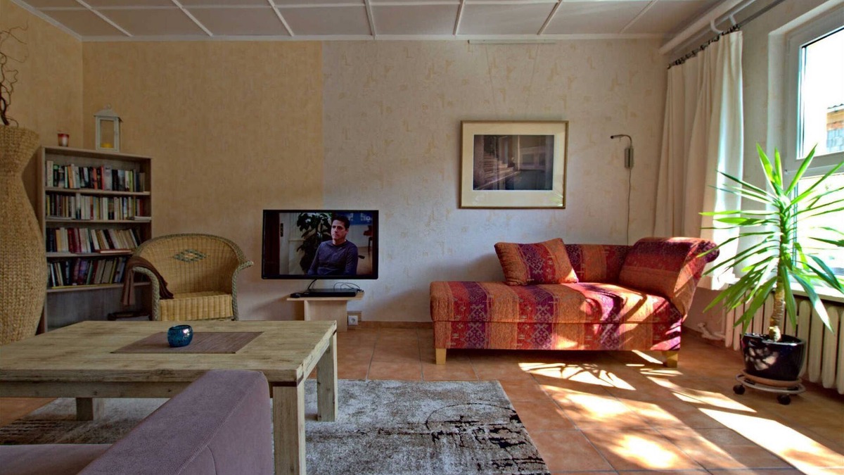 Gormin Apartment | Holiday Home 'Barrierefreie Ferienwohnung' with Private Terrace, Private Garden and Wi-Fi