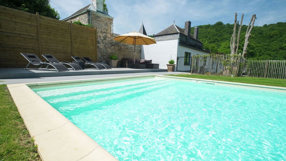 Hastiere-Lavaux Villa | Holiday Home in Ederbergland near Knebelsrod